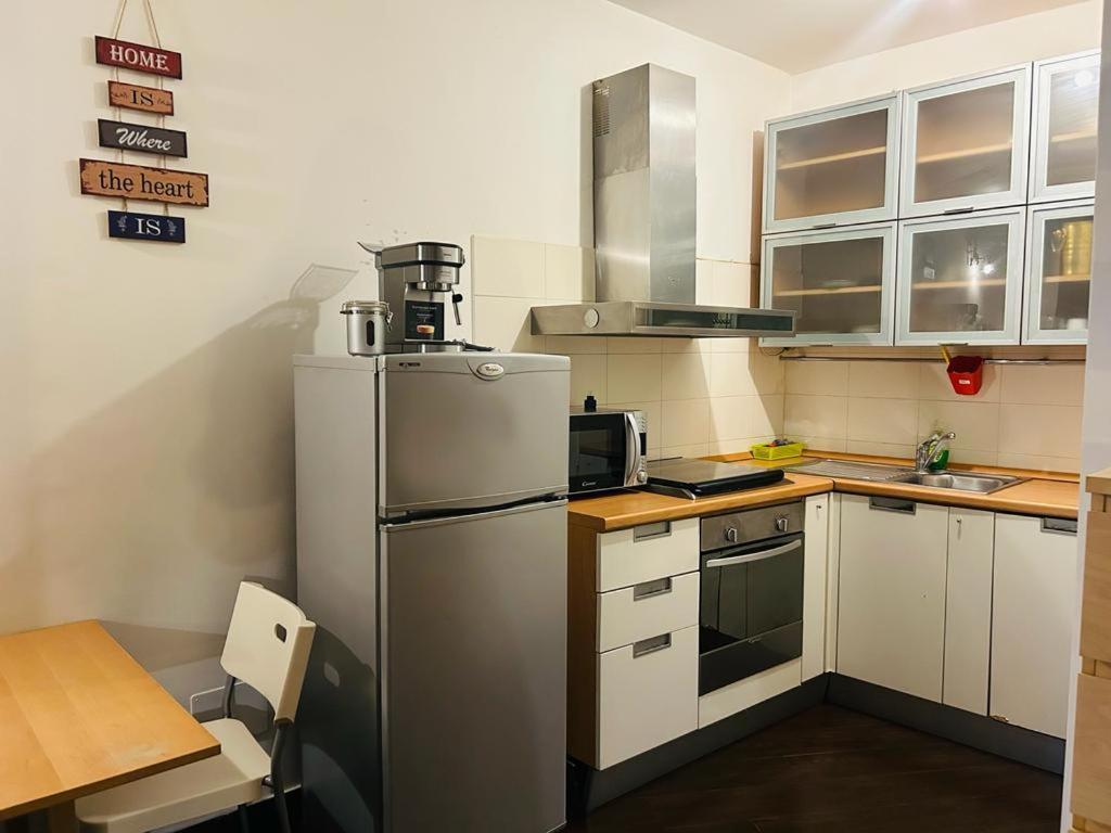 Easy Room Italy Prada Milano Dış mekan fotoğraf