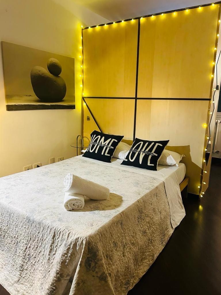 Easy Room Italy Prada Milano Dış mekan fotoğraf