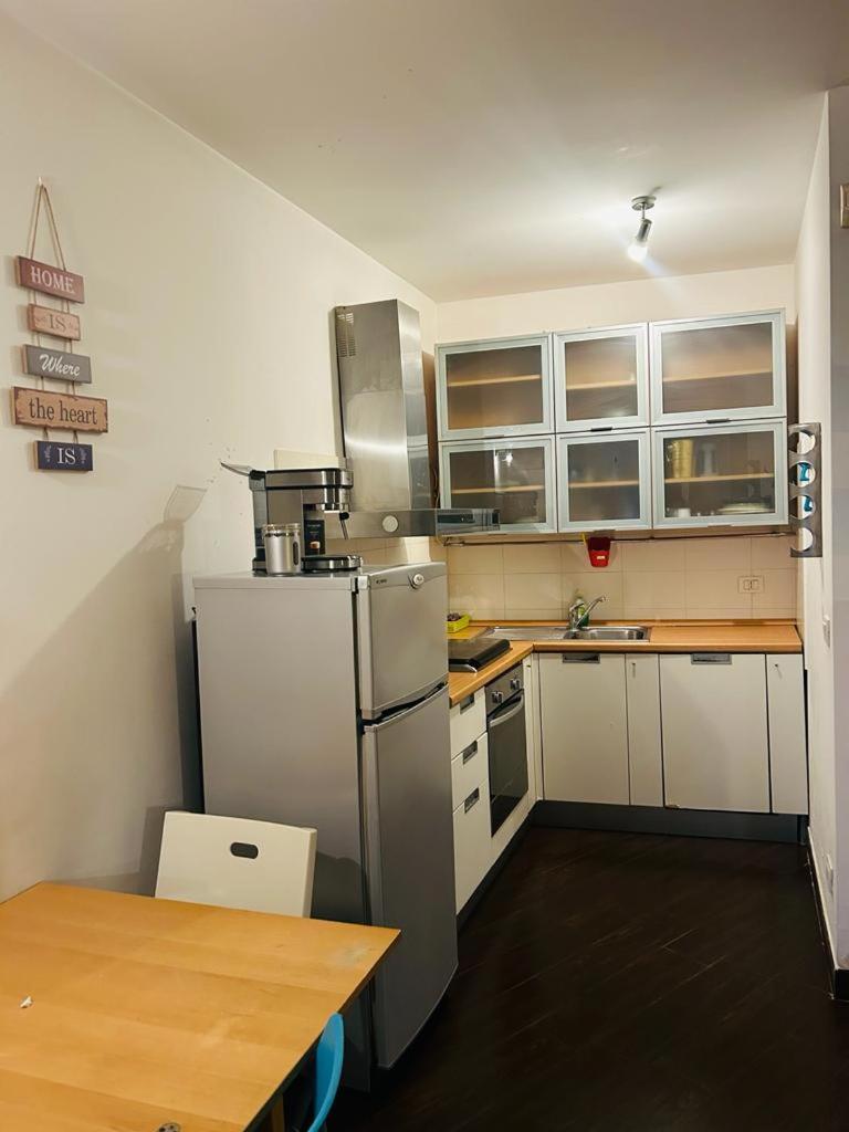 Easy Room Italy Prada Milano Dış mekan fotoğraf