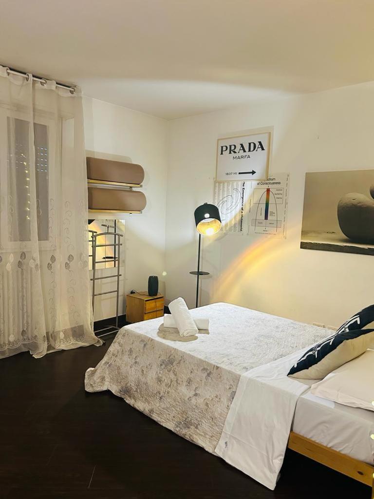 Easy Room Italy Prada Milano Dış mekan fotoğraf